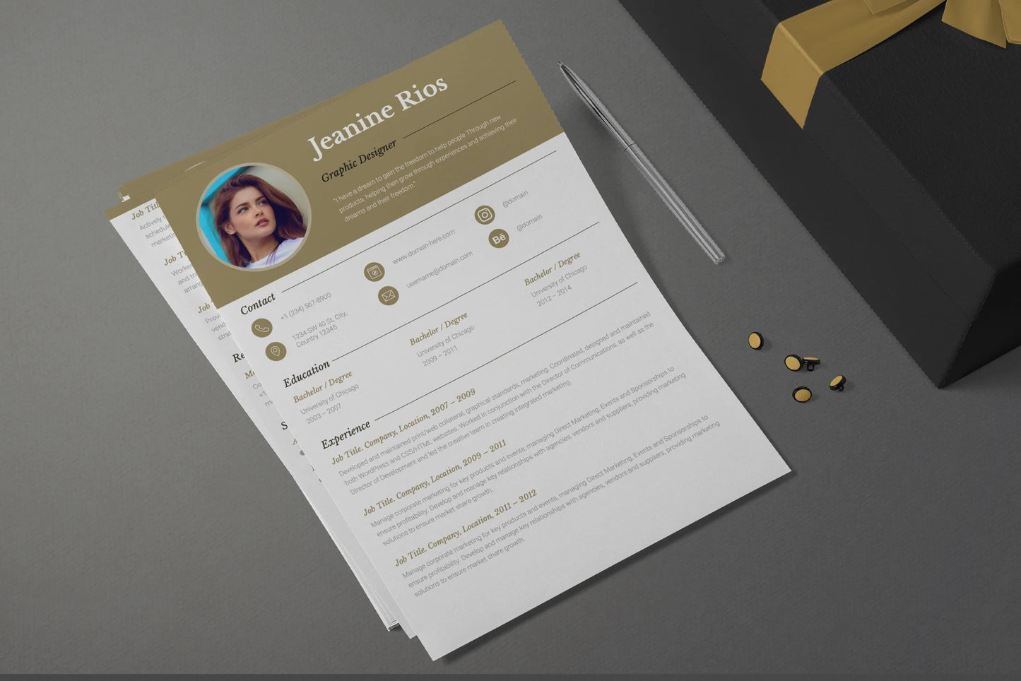 Chloe - Resume Templates PowerPoint slides